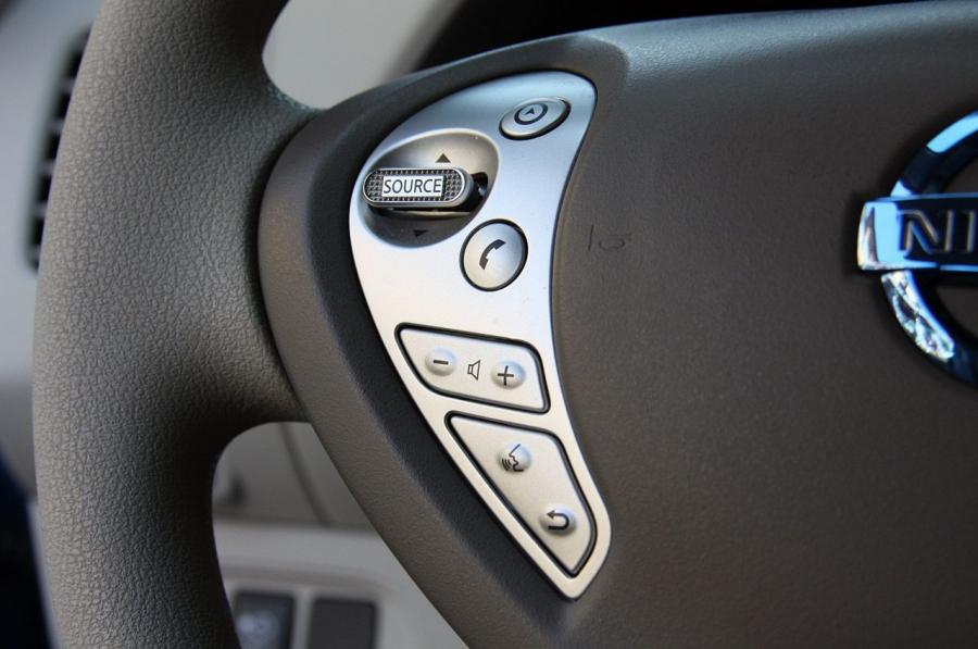 Nissan Leaf 2011 года  (фото 24 из 53)